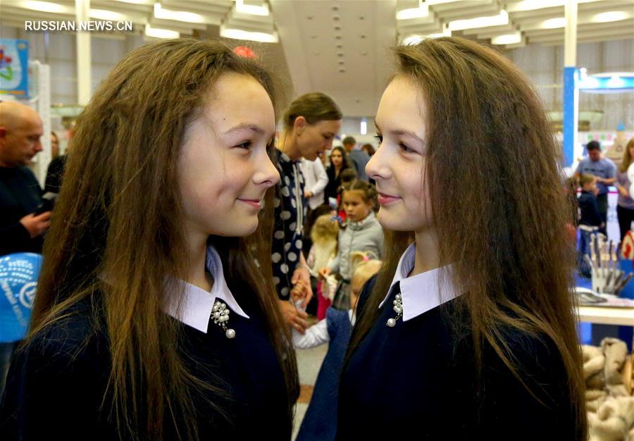 В Минске прошел фестиваль близнецов и двойняшек "Счастье вдвойне"