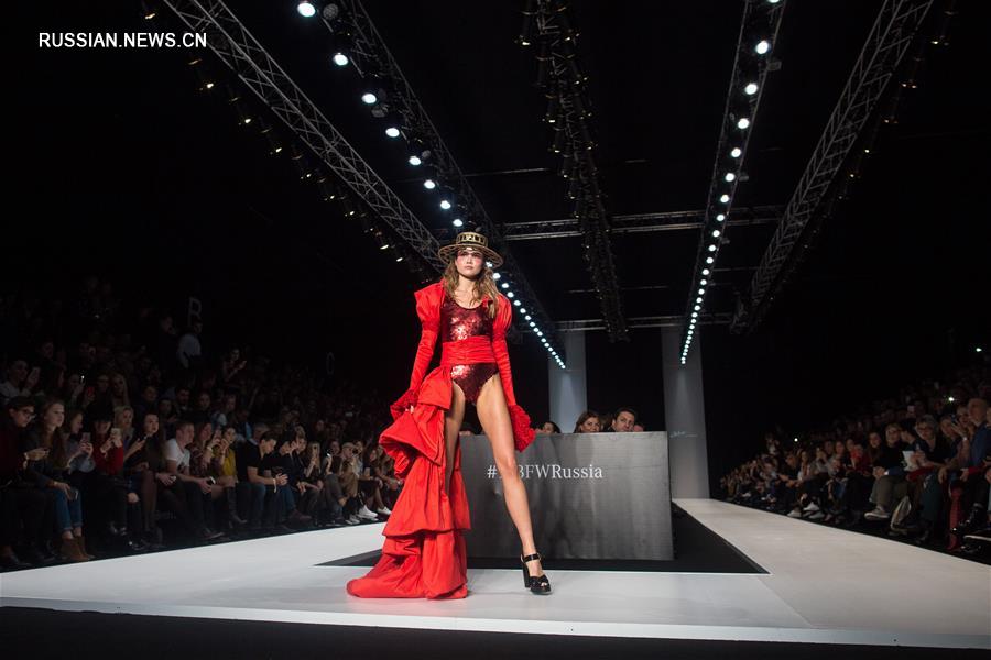 В Москве проходит неделя моды Mercedes-Benz Fashion Week Russia сезона весна-лето 2018