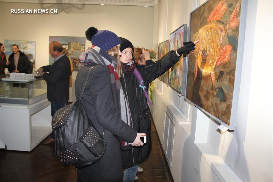 Во Владивостоке проходят персональные выставки В.Олейникова и В.Медведева