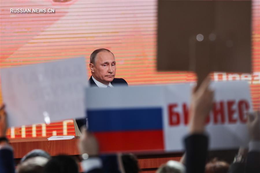 Экономическая ситуация в России улучшается -- президент В.Путин