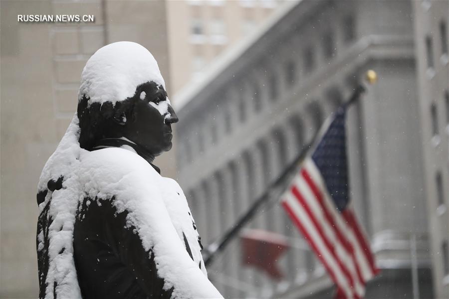 Снежная буря обрушилась на северо-восток США