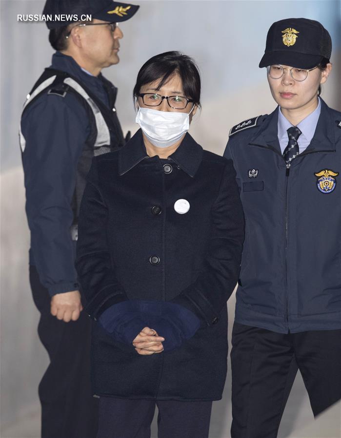 Суд Республики Корея приговорил подругу отстраненного от власти президента Пак Кын  Хе к 20 годам тюрьмы 