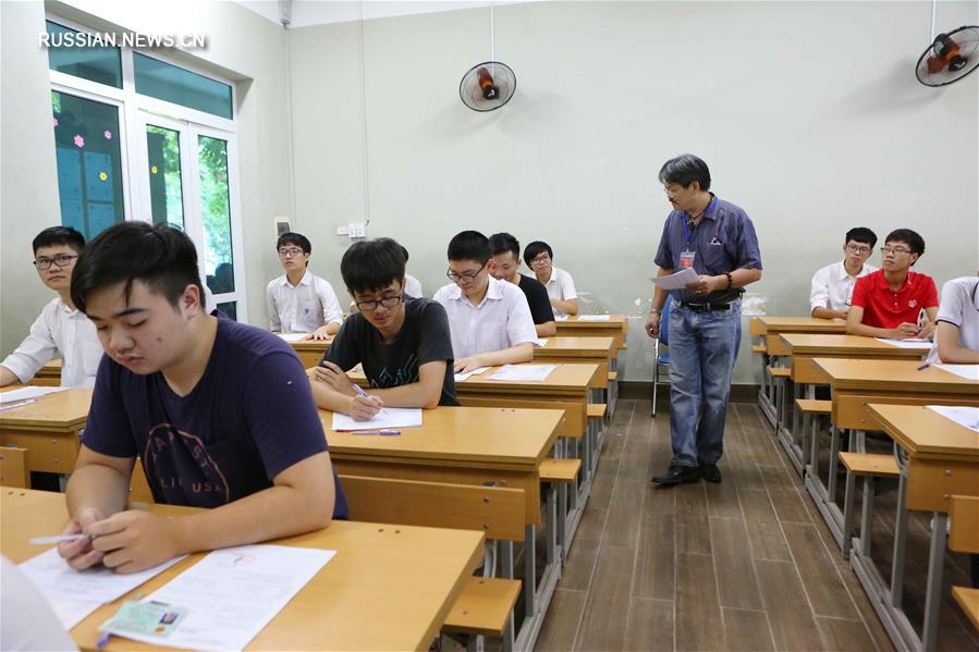 Во Вьетнаме начались школьные выпускные экзамены и вступительные экзамены в вузы