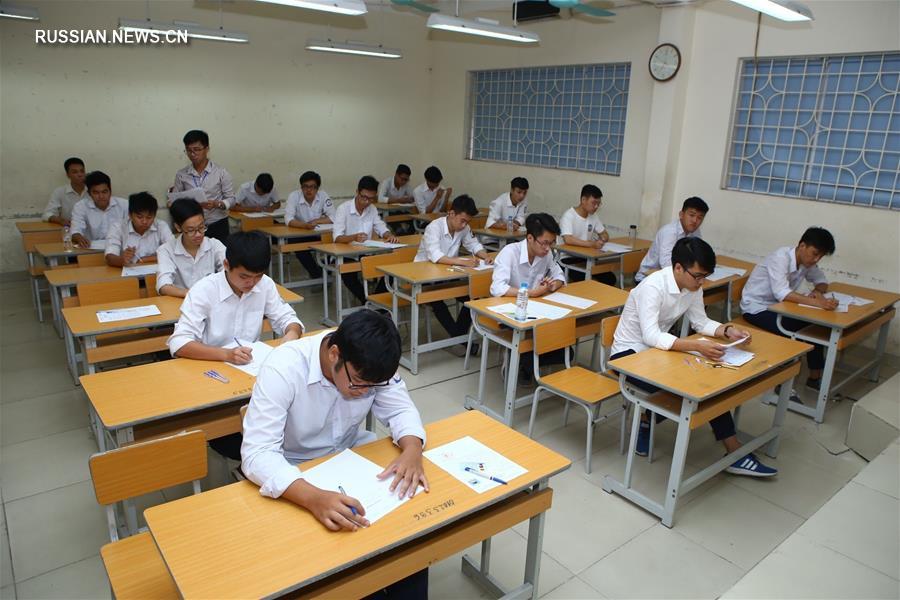 Во Вьетнаме начались школьные выпускные экзамены и вступительные экзамены в вузы