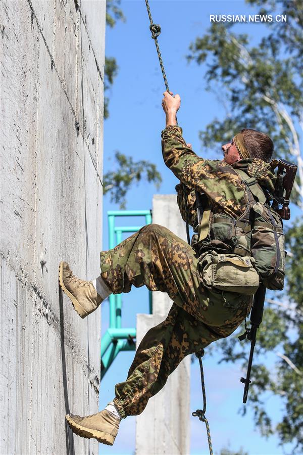 В Новосибирске проходит конкурс "Отличники войсковой разведки" АрМИ-2018