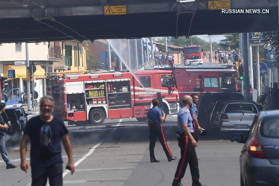 В результате взрыва бензовоза в итальянском городе Болонья погибли два человека