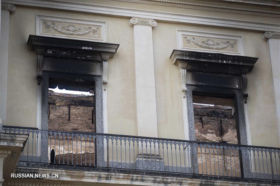 Пожар уничтожил Национальный музей Бразилии