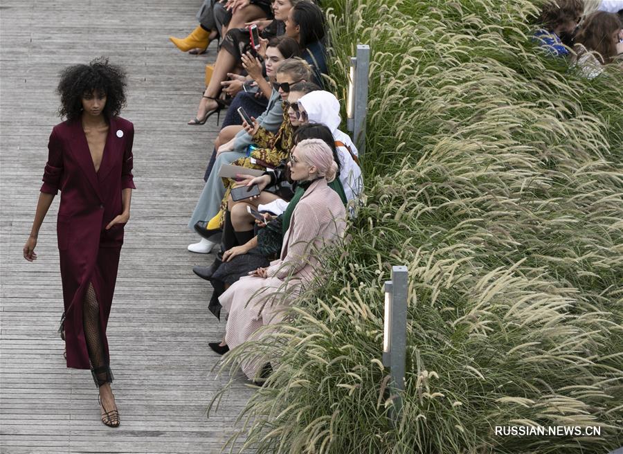 （国际）（3）Roland Mouret品牌亮相2019伦敦春夏时装周