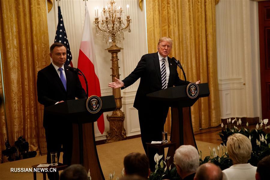 Трамп "серьезно" размышляет о размещении на территории Польши постоянной военной базы США