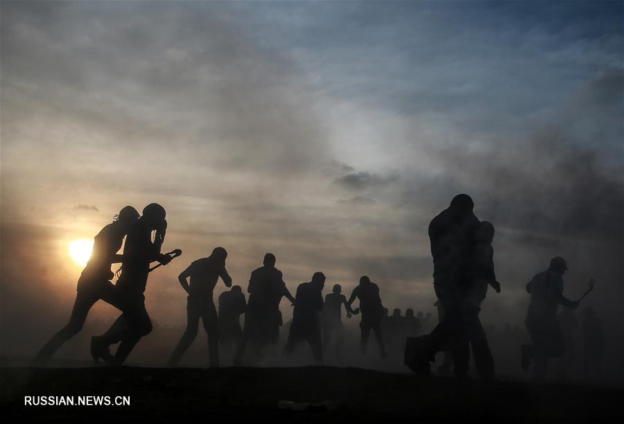 На границе сектора Газа произошли столкновения между палестинцами и израильскими военными 