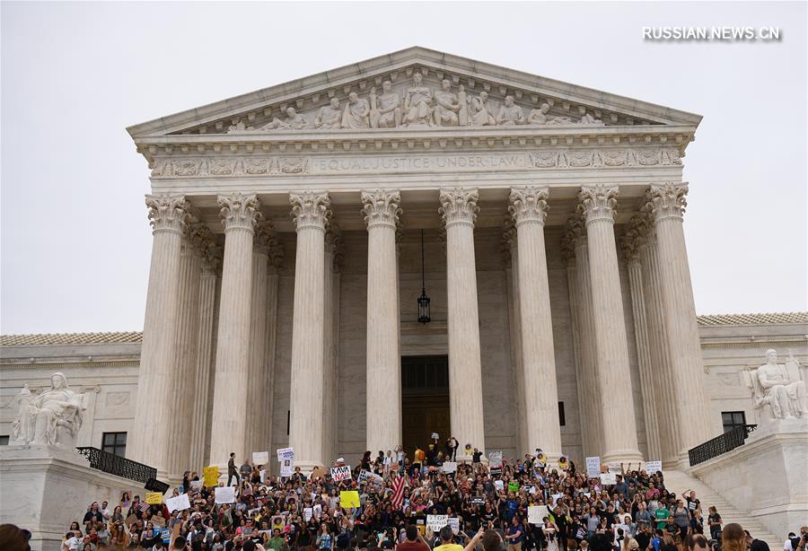 В Вашингтоне прошел протест против назначения Кавано на пост судьи Верховного суда