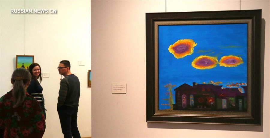 В Беларуси открылась первая персональная выставка картин Бориса Гребенщикова