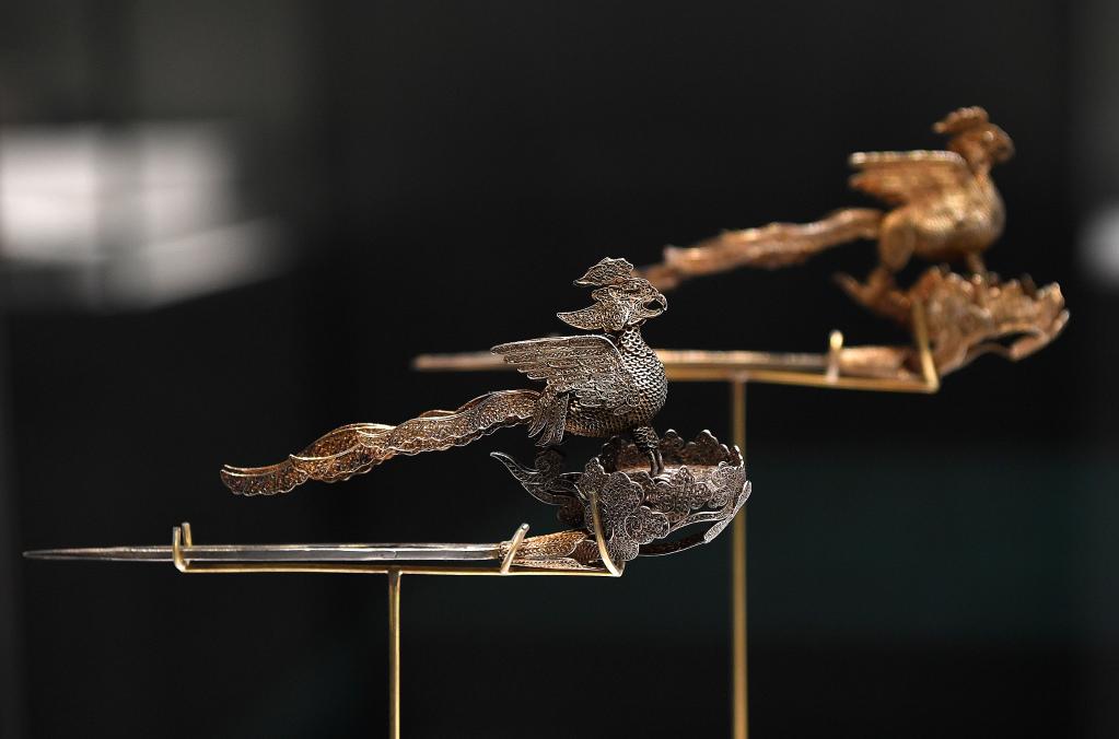 Более 200 древних золотых изделий представлено в сянганском музее Гугун ...