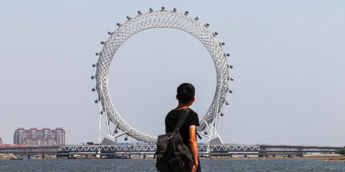 Необычное колесо обозрения появилось в городе Вэйфан провинции Шаньдун