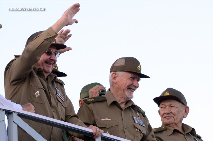 На Кубе прошел военный парад по случаю 60-летия образования ВС страны